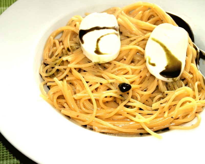 Spaghetti mit Mozzarella